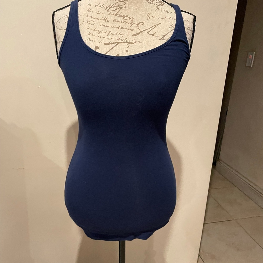 Old Navy navy blue women’s tank top